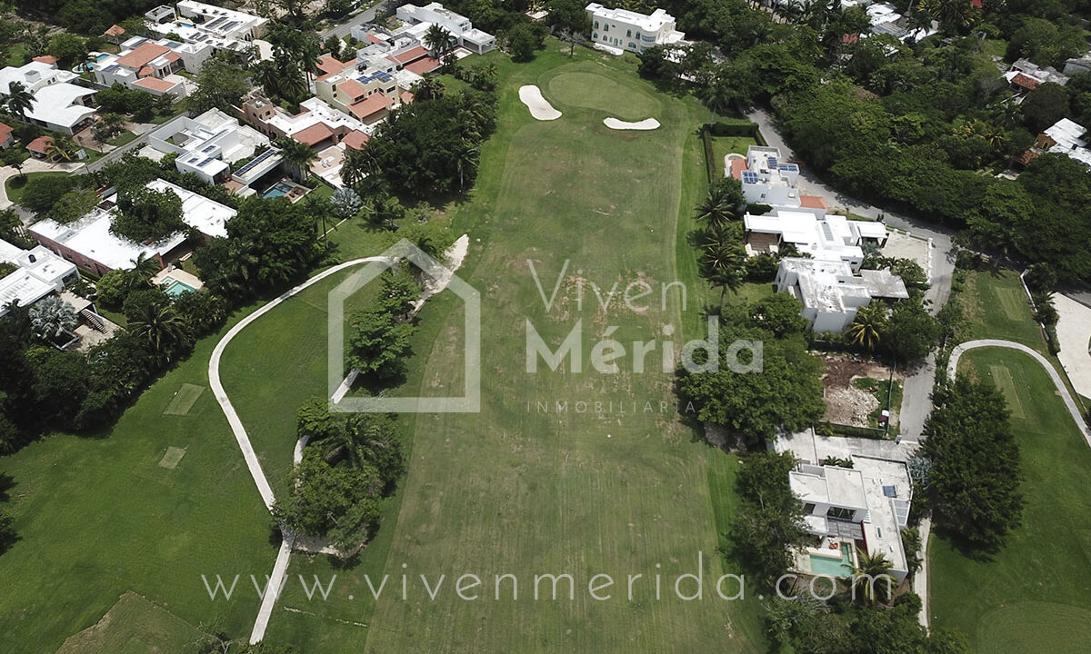 Lote premium en venta en el club de golf La Ceiba en Mérida - VivenMérida